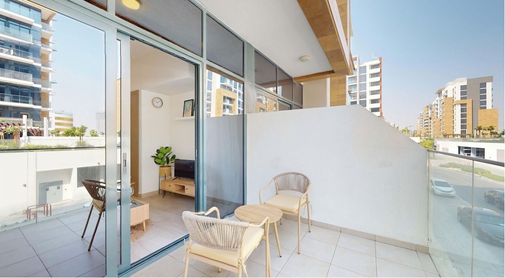 PVH - Cozy Studio in Azizi Riviera
