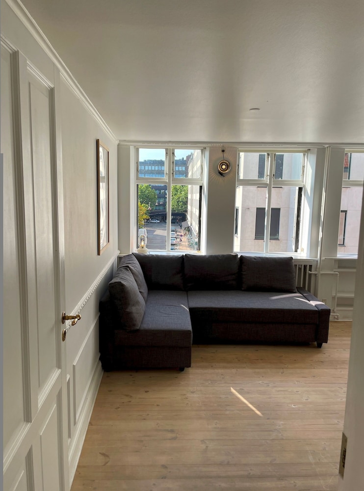 Elegant Apartment In Central