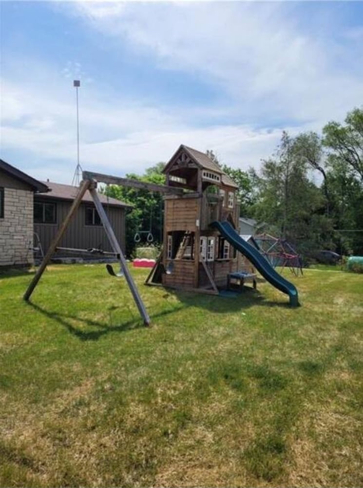 Chemong Lake Cottage w Private Boat Launch