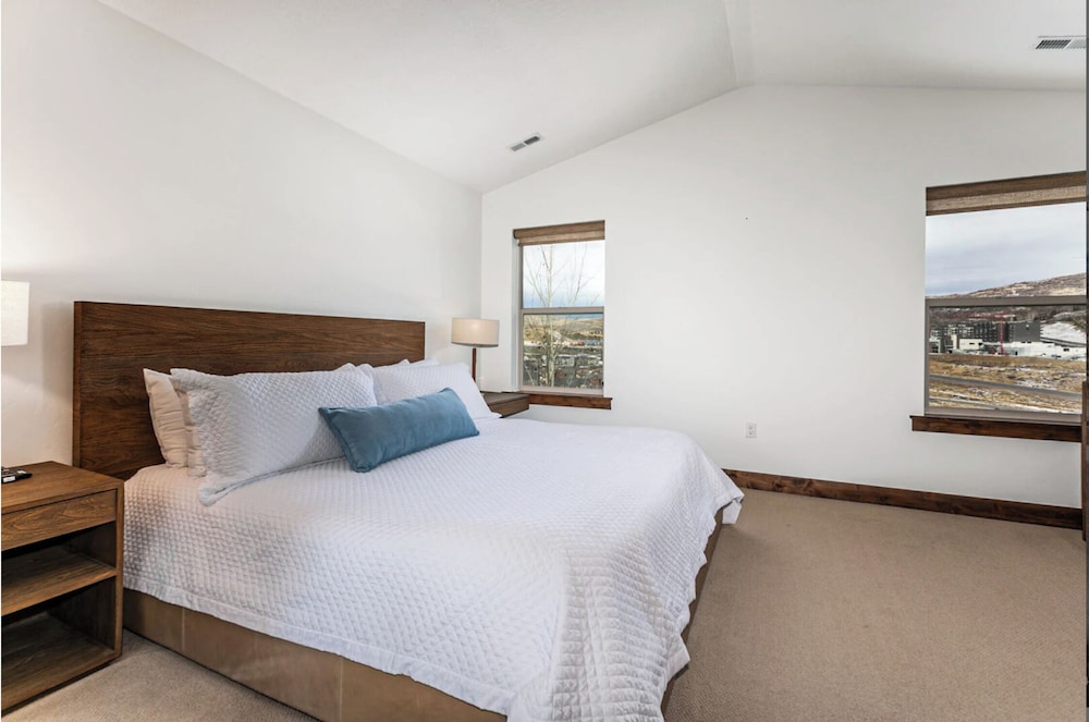 Jordanelle Retreats by Luxury Mountain