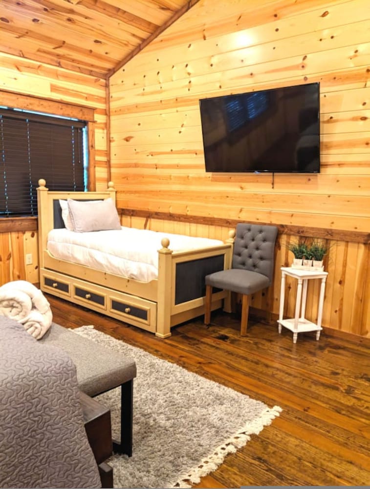 Stone Mountain Lodge Luxurious Rustic Retreat