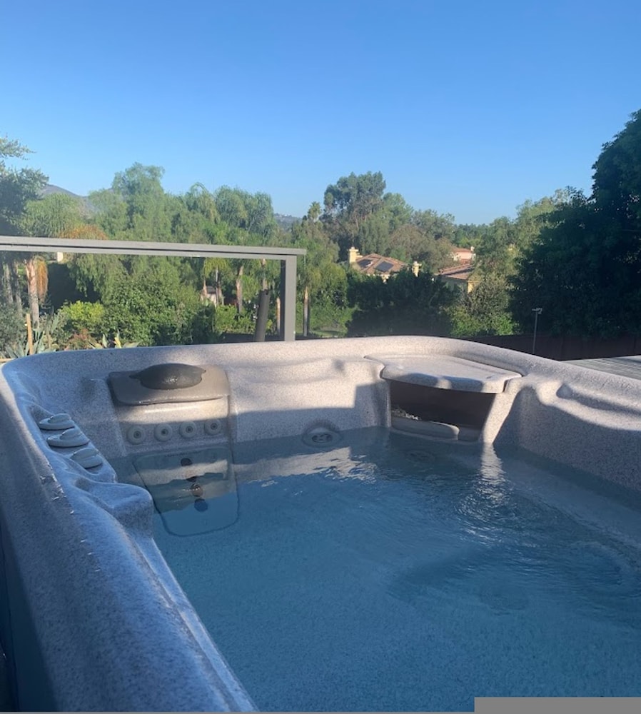 Mid-century Masterpiece With Pool Spa Tesla