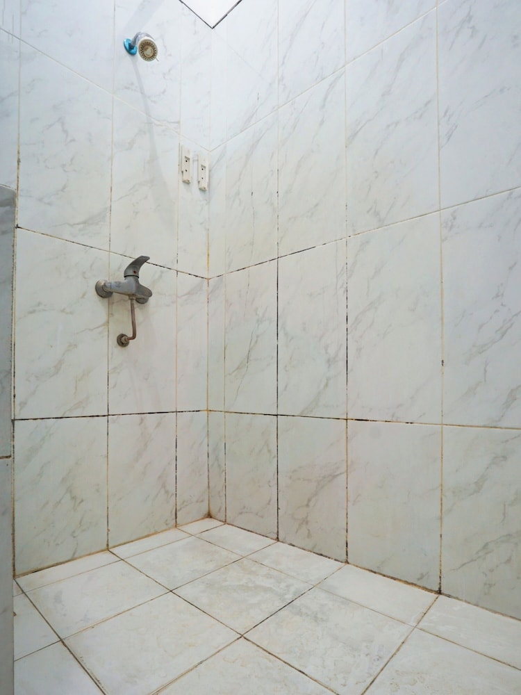 OYO 94818 Sabina House Syariah