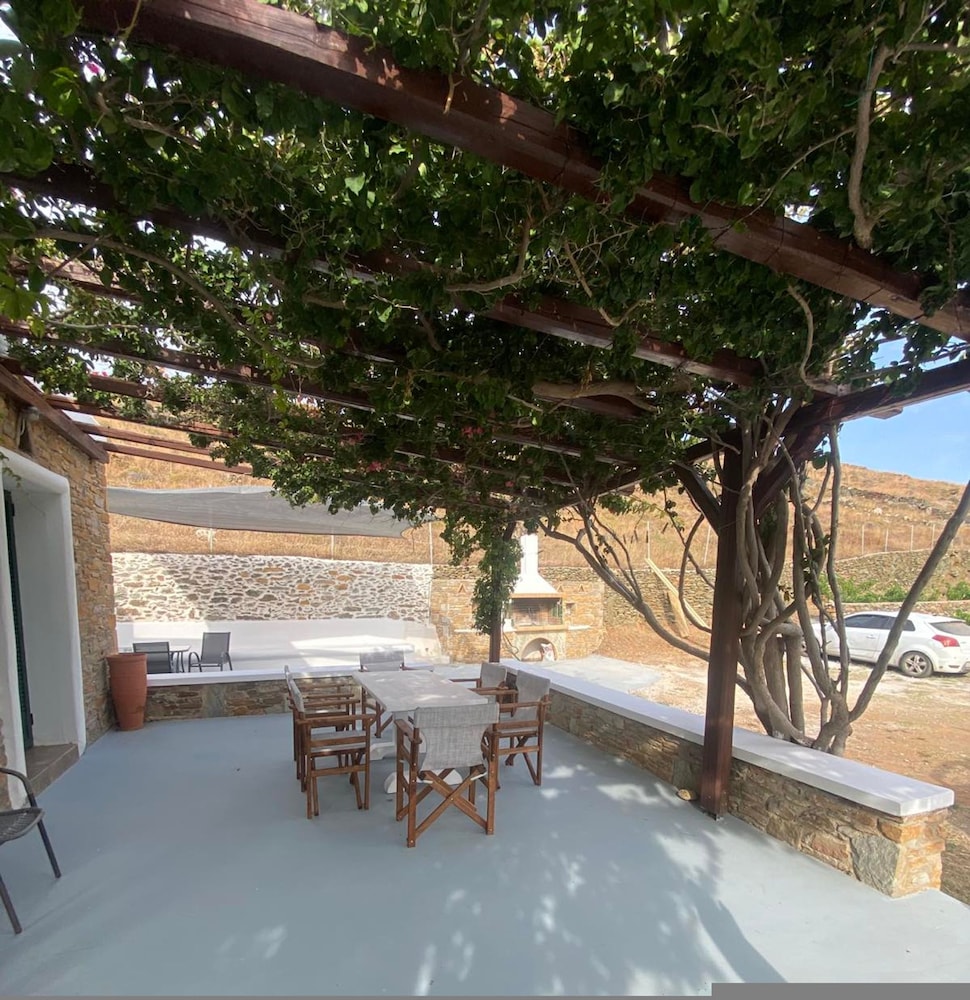 Simousi Beach House