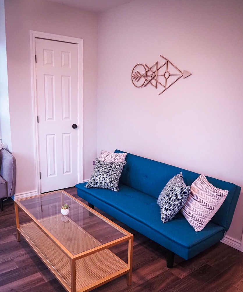 Apartment w Private Balcony Close to Beach