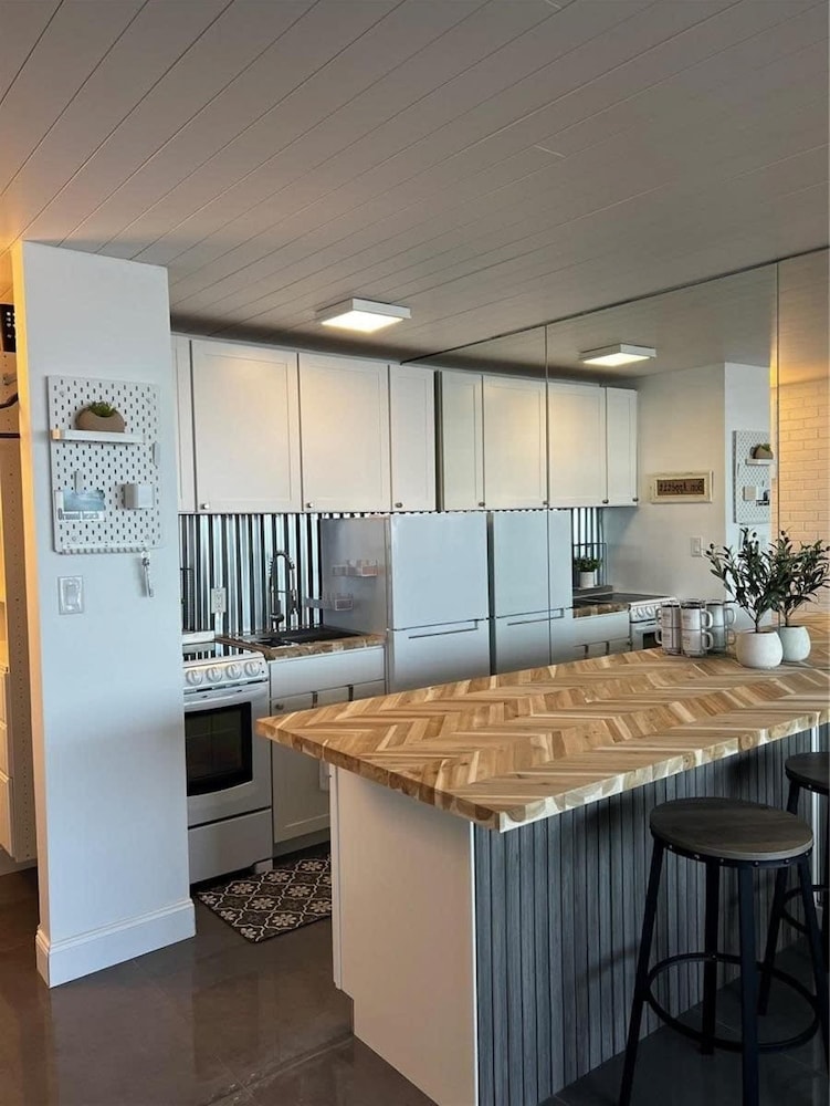 Sapphire Shores- Oceanfront at Symphony Beach Club, photo 5