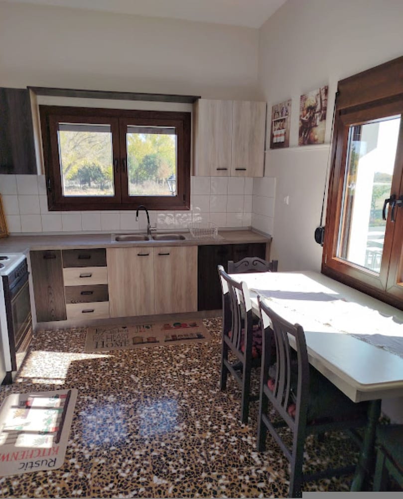 Chistine s Country Cottage