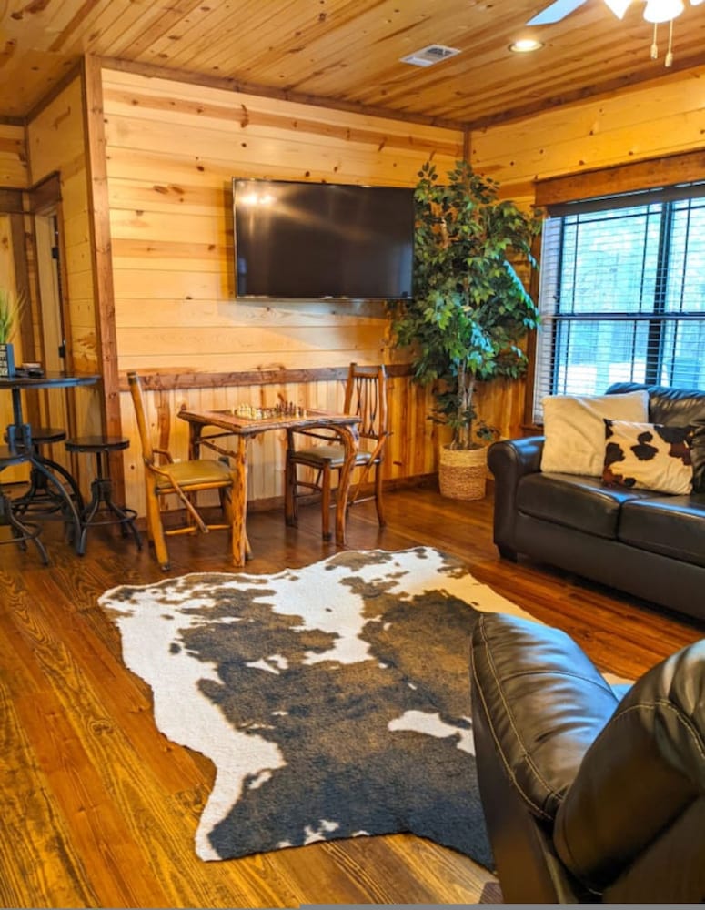Stone Mountain Lodge Luxurious Rustic Retreat