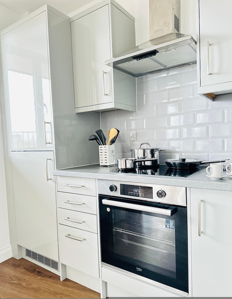 Gorgeous Serene Spacious Luxury Apartment 2 Bedrooms Sleeps 6