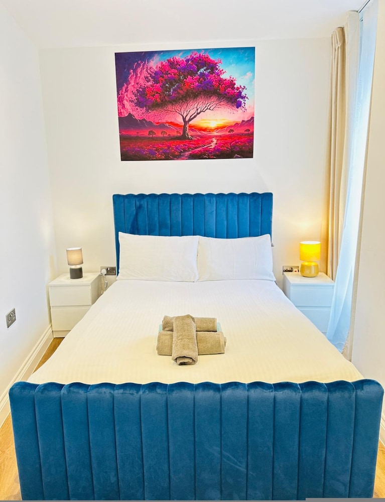 Gorgeous Serene Spacious Luxury Apartment 2 Bedrooms Sleeps 6