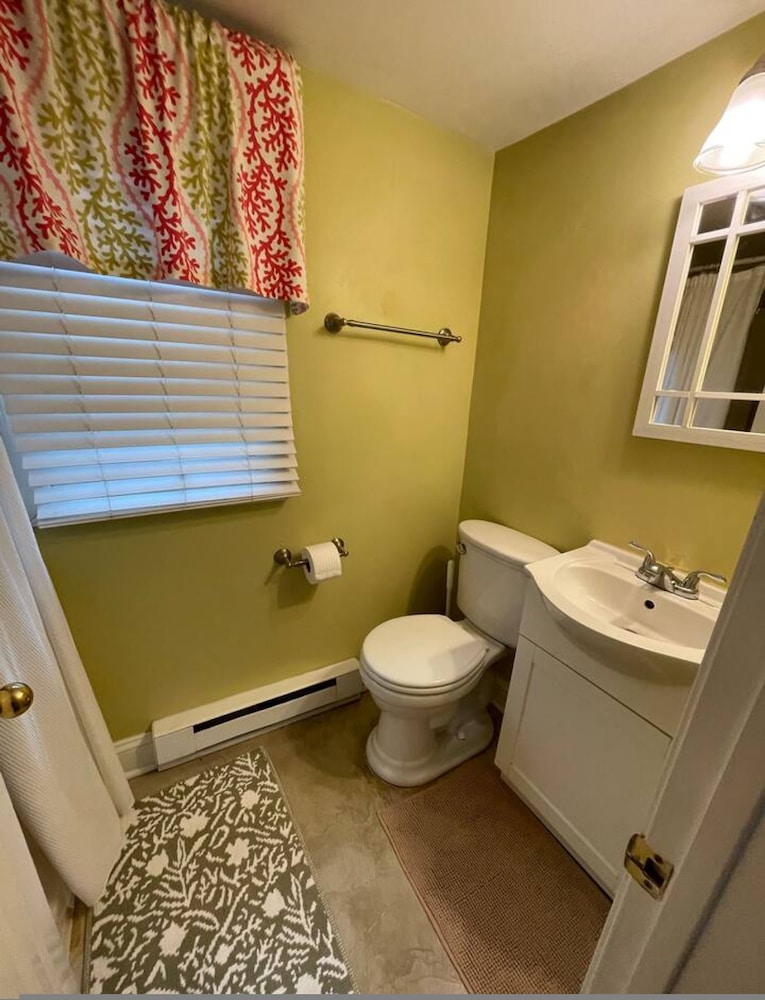 Little Coastal Cottage - Cute 1 1