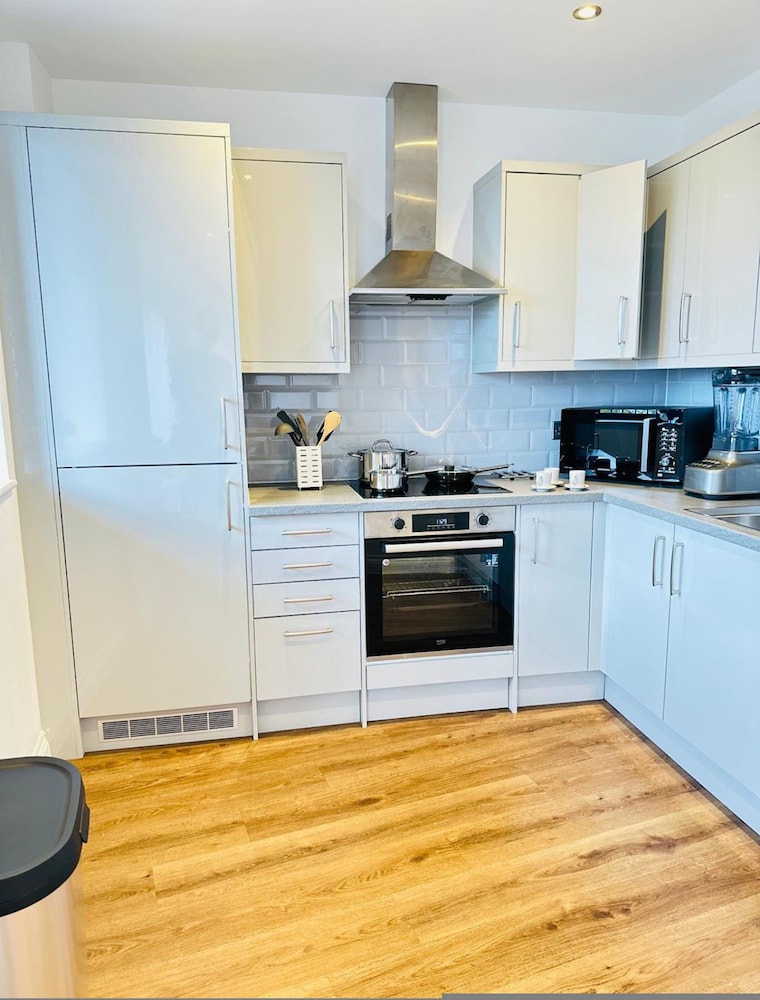 Gorgeous Serene Spacious Luxury Apartment 2 Bedrooms Sleeps 6
