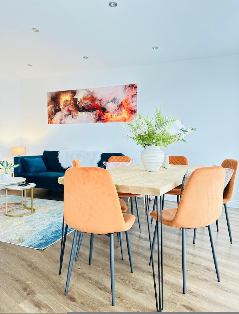 Gorgeous Serene Spacious Luxury Apartment 2 Bedrooms Sleeps 6