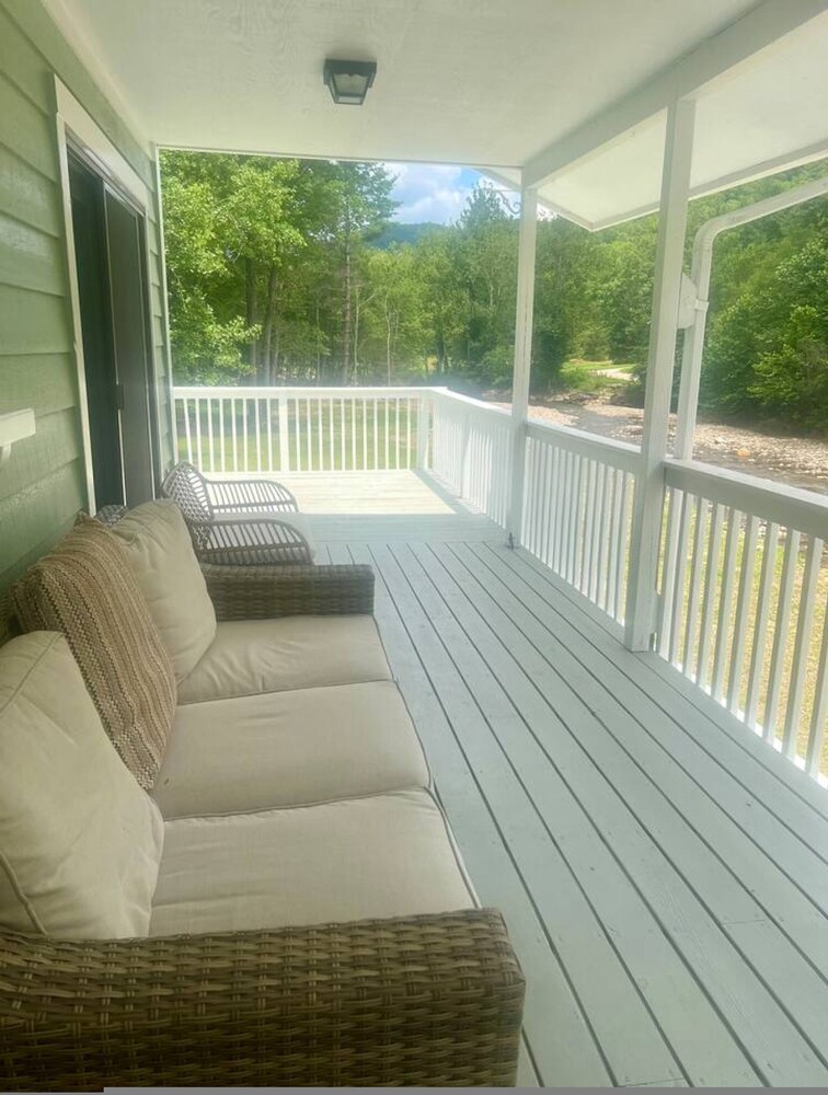 Cozy Mountain Home on the South Toe River