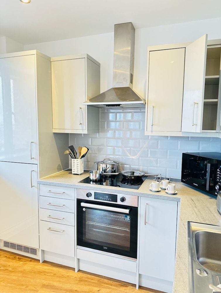 Gorgeous Serene Spacious Luxury Apartment 2 Bedrooms Sleeps 6