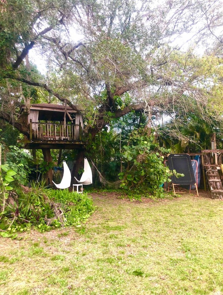 Miami Pool Cottage in El Portal