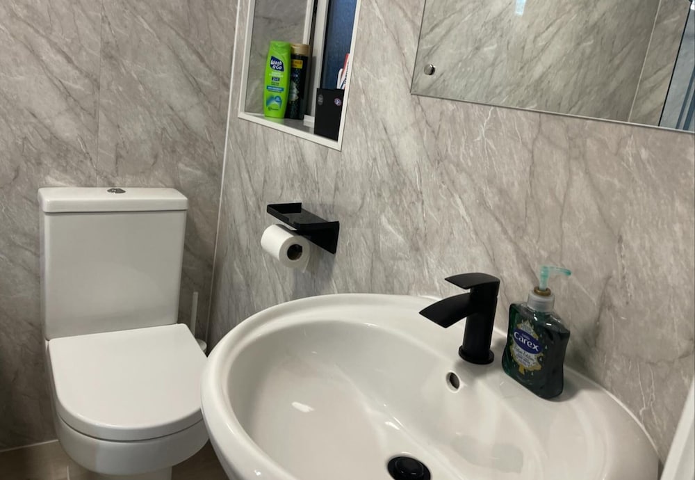 Ford House Retreat - 3 Bedroom Apartment