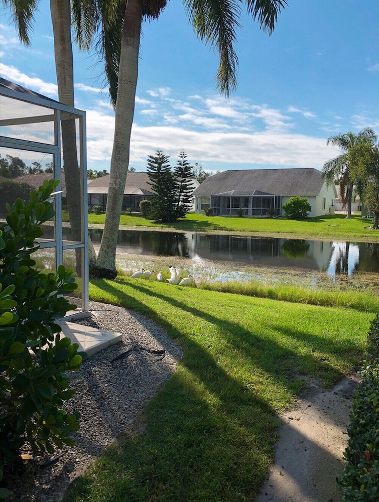 Altaira - top Location Lake View Pool Spa 4 Bed