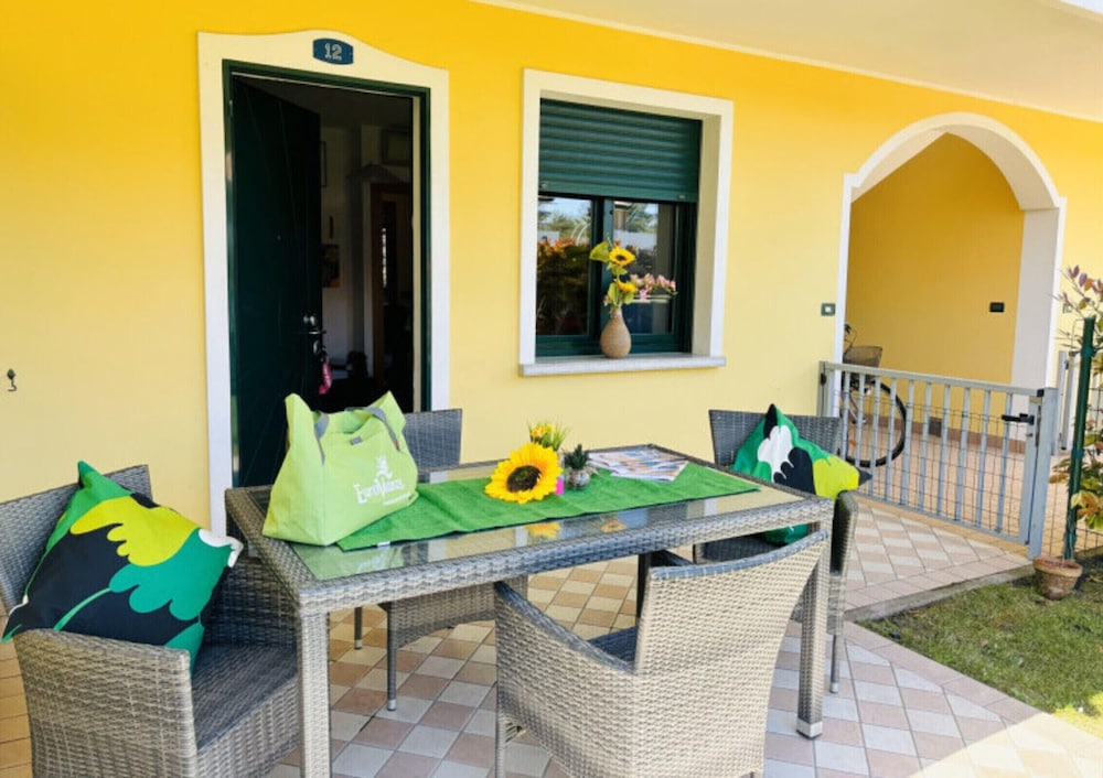 Bright Apartment 300mt From the Beach