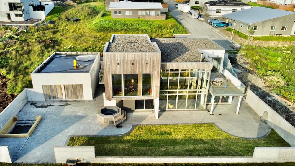 Grand Villa