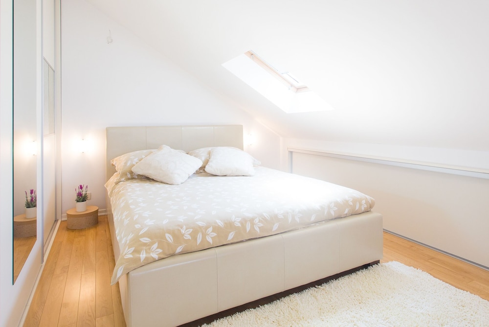 Summer Seaside Pearl Apartment Kastela view 3