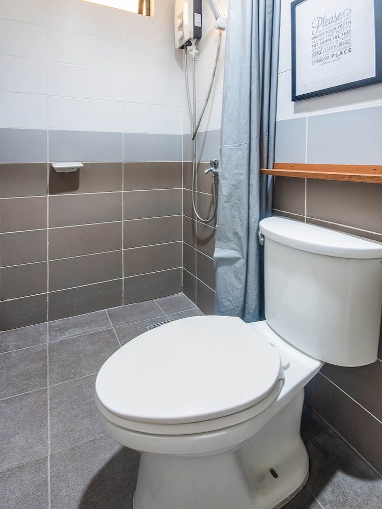 Cebu Vacations - OYO 443 Maria Cristina Arcade Suites - Property Image 9