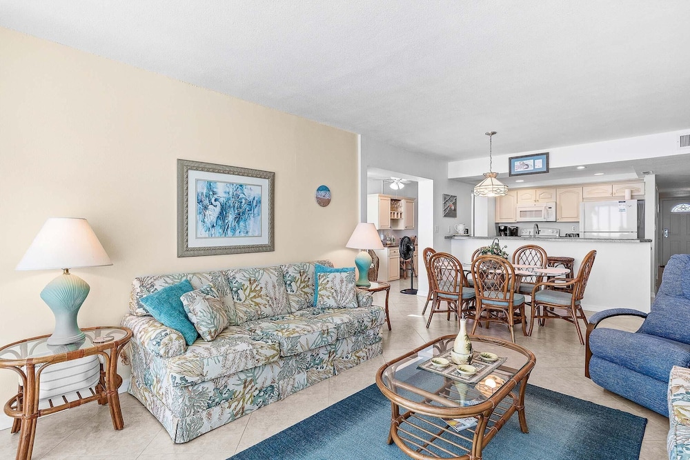 Smyrna Beach Club 818b