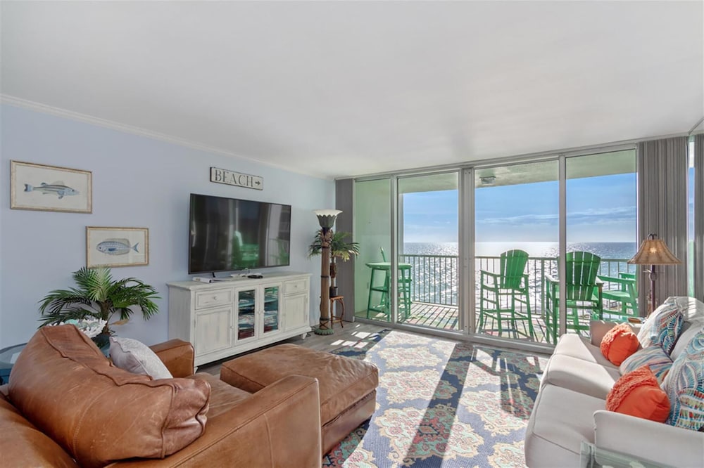 Shoreline Towers 1073