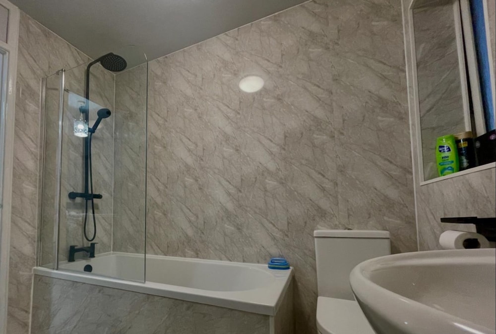Ford House Retreat - 3 Bedroom Apartment
