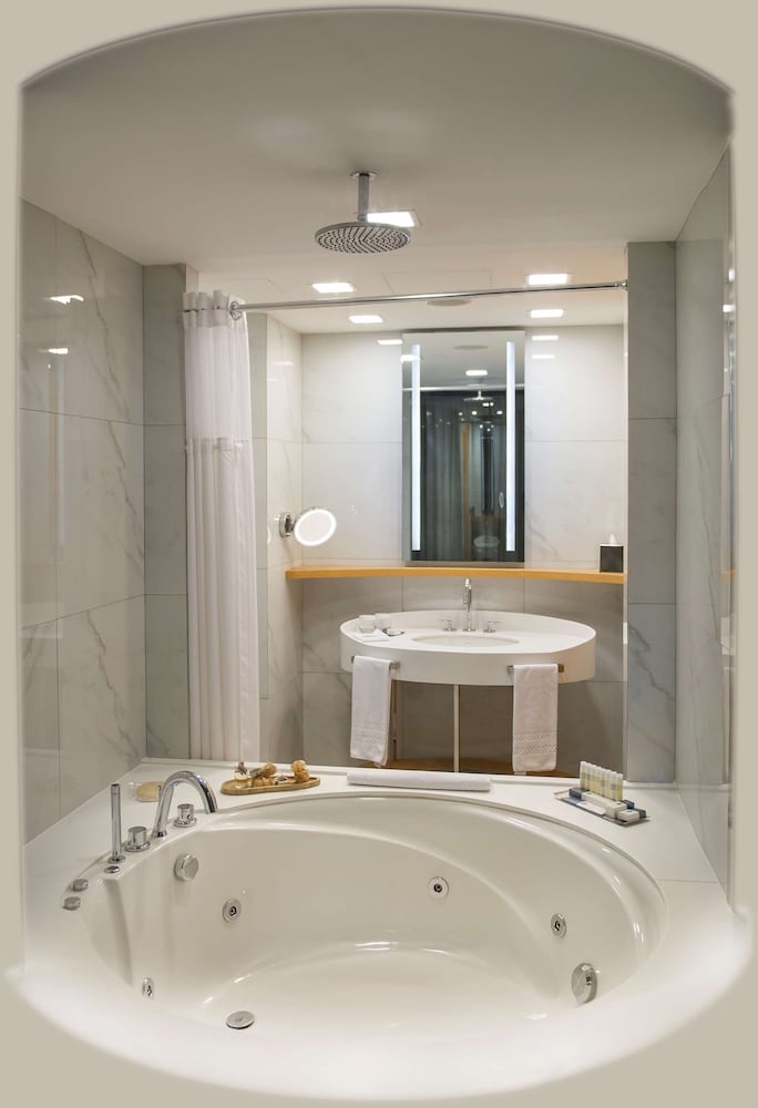 Doubletree by Hilton İstanbul Moda - Image 85