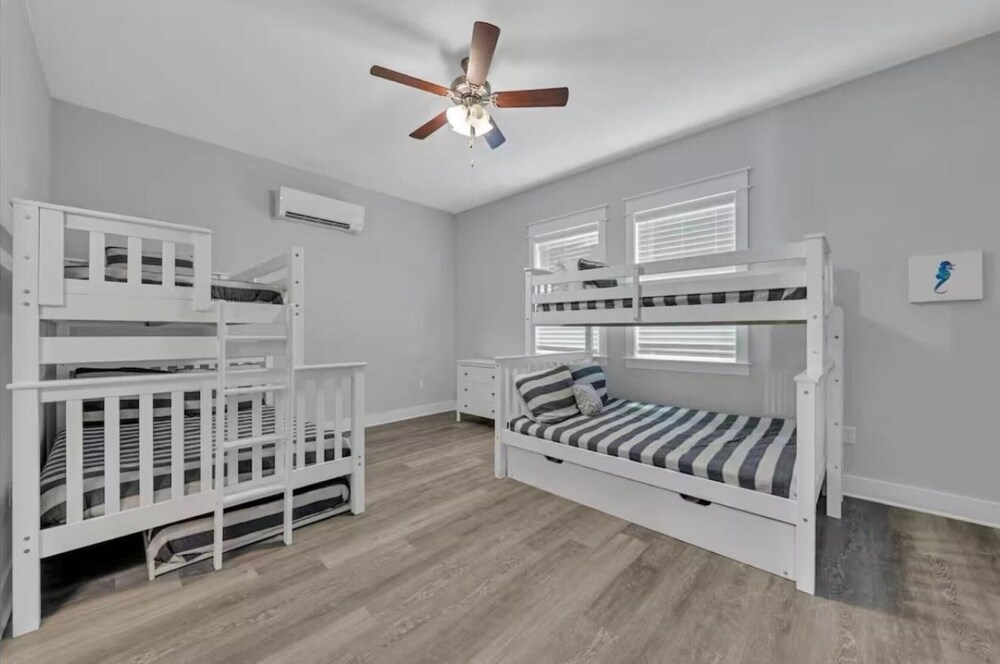 Pet Friendly Beach Retreat on 30a - Sleeps 14