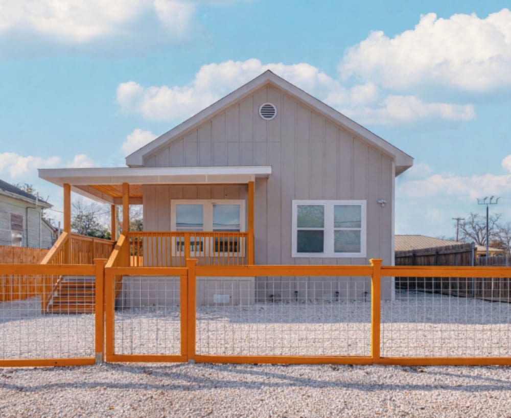Peaceful Stays With Easy Access to Downtown