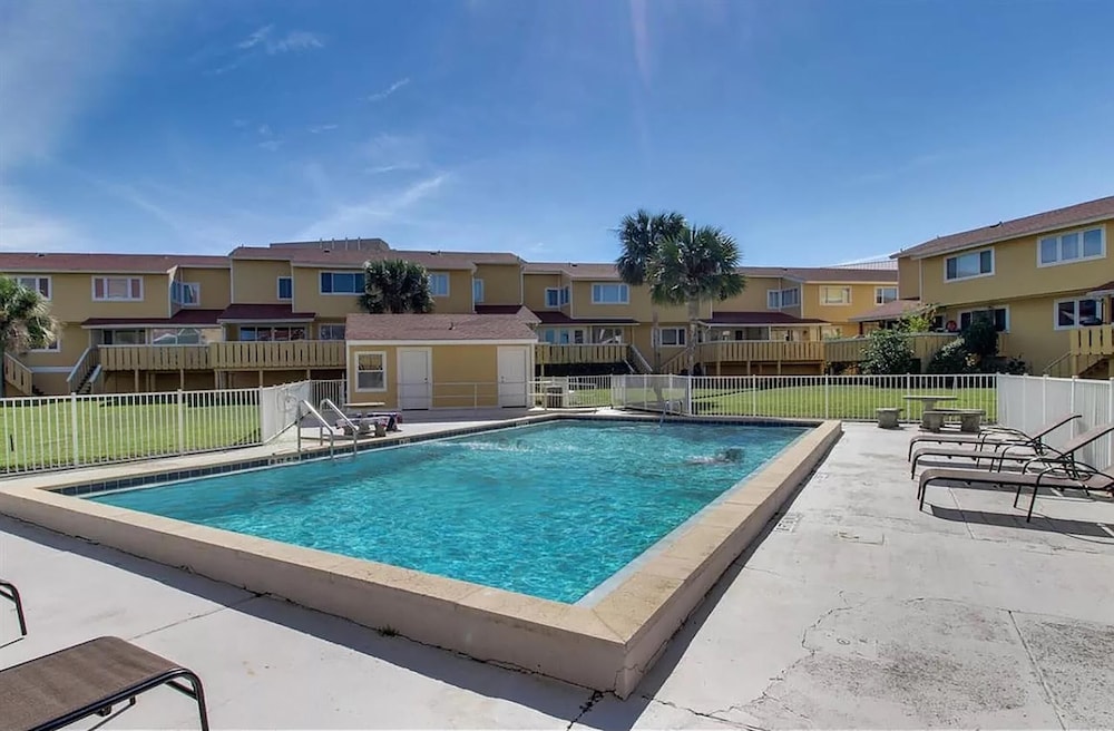 Regency Cabanas D3
