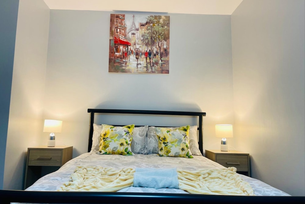 Ford House Retreat - 3 Bedroom Apartment