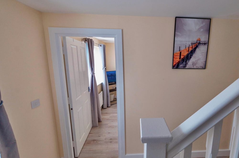 Cosy Home-sleeps 5- Private Garden- Free Parking