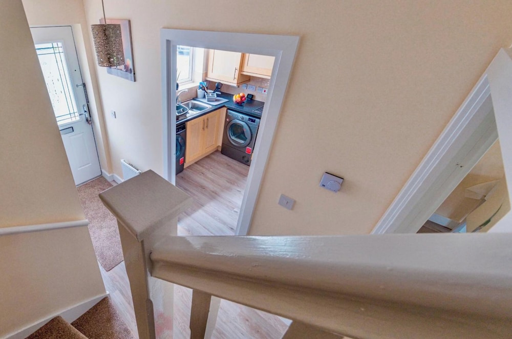 Cosy Home-sleeps 5- Private Garden- Free Parking
