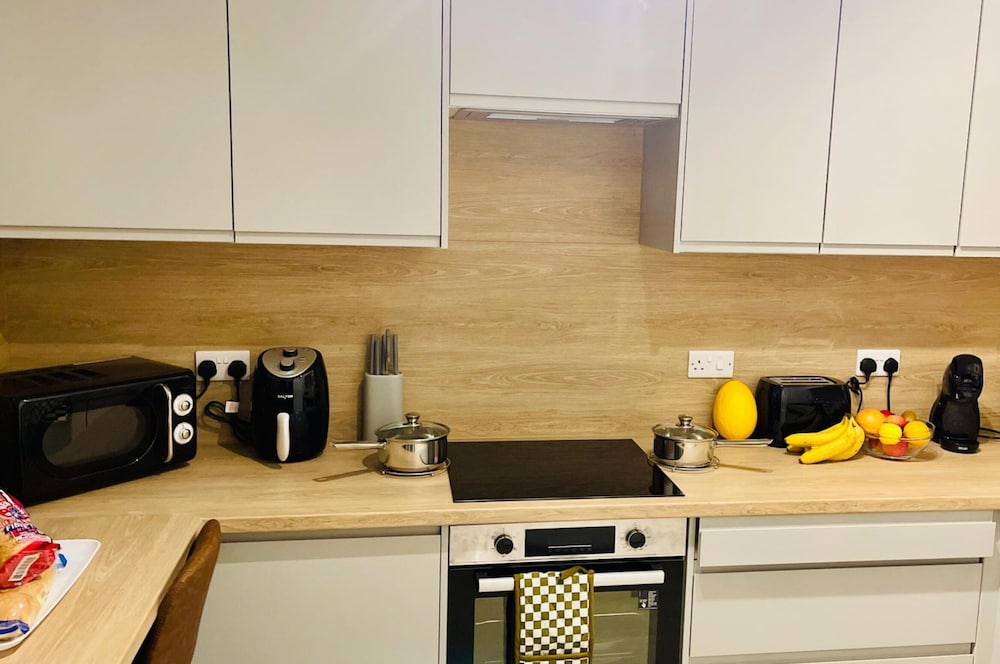 Ford House Retreat - 3 Bedroom Apartment