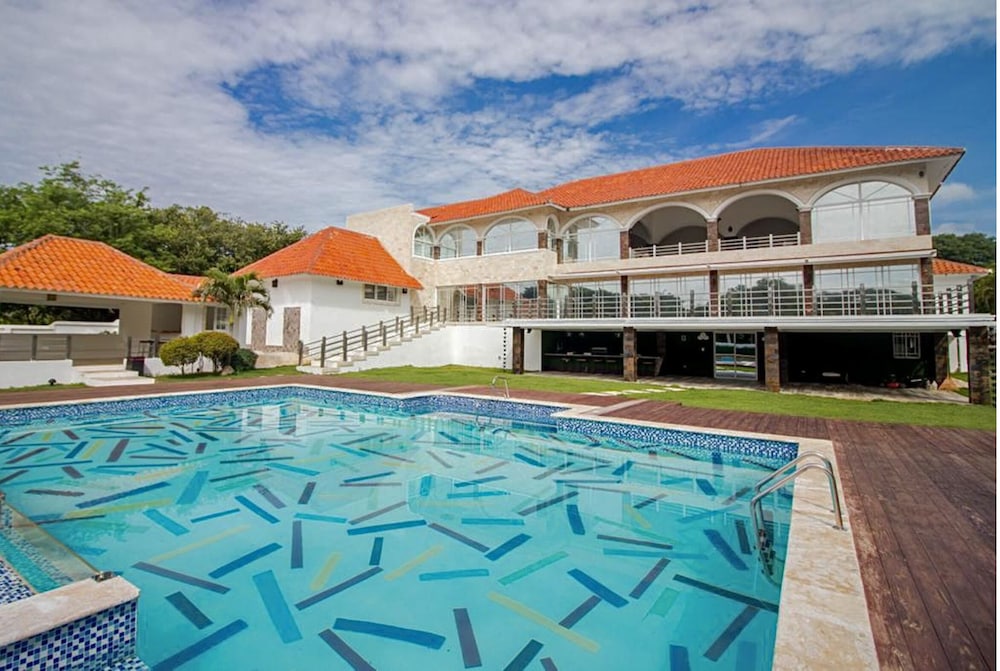 "srvittinivillas Brret51/ Great/fam/ Lux Complex" view 3