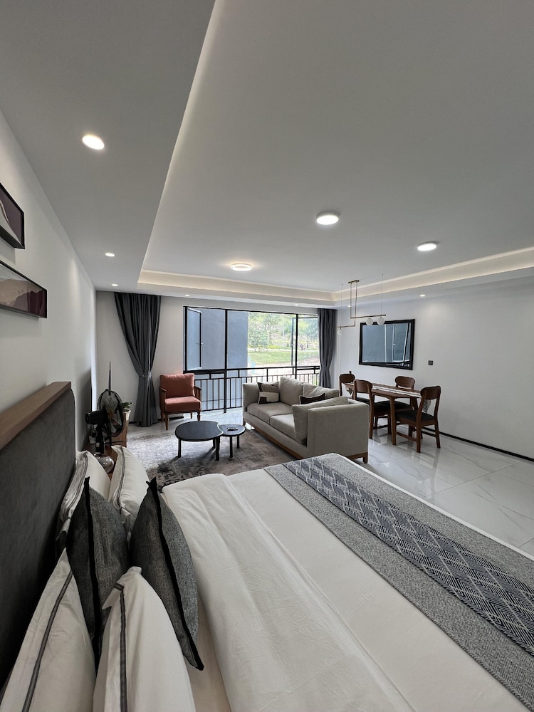 Apartment 306 at OASIS PARK. view 2