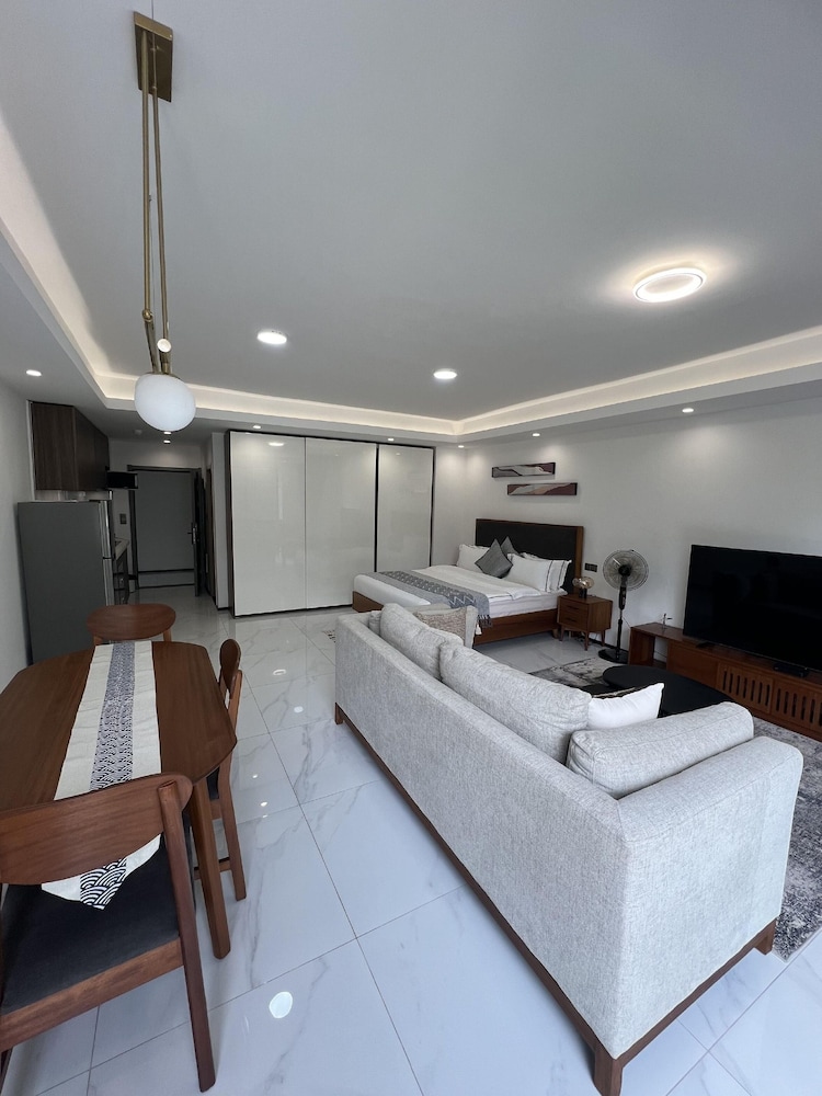 Apartment 306 at OASIS PARK. view 3