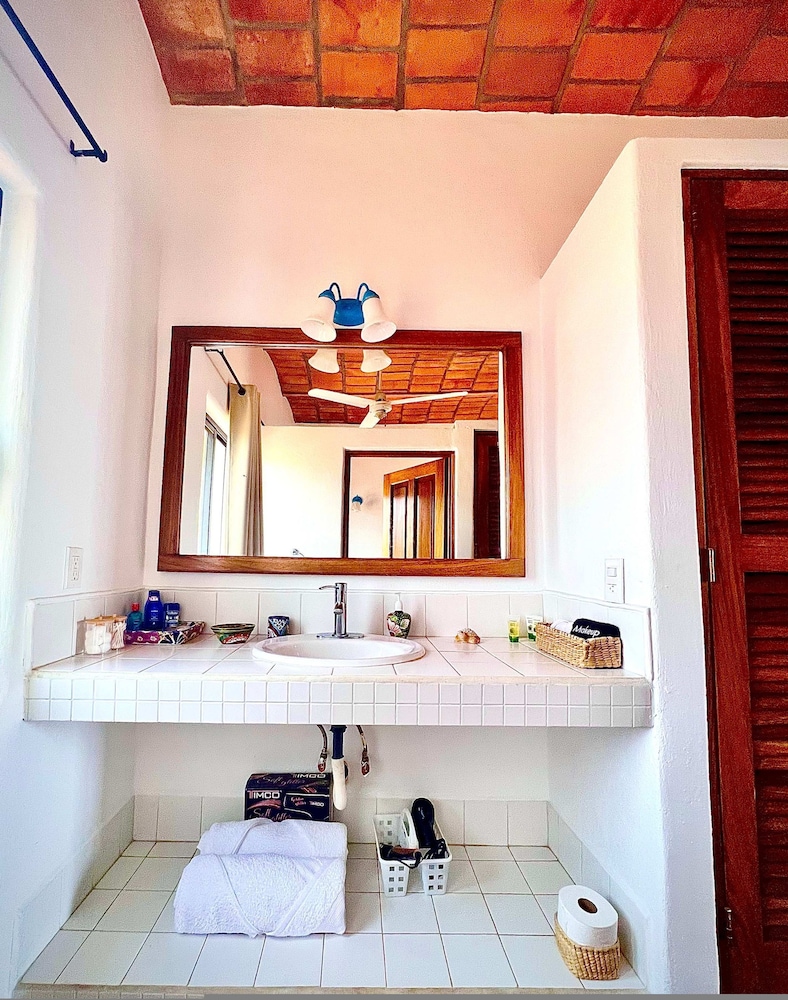 Beachside - Casa Sirena 1BR Suite