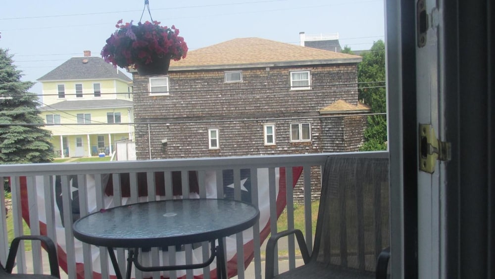 The Lynwood Inn