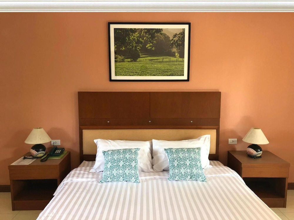 Tonwa Resort Hotel