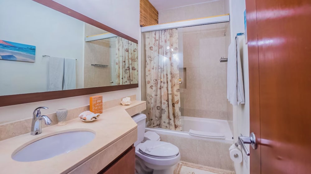 Luxury Penthouse with 2 BR - Meridian