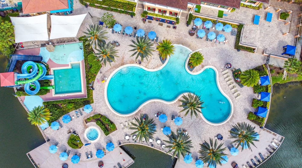 Park Hopper Paradise At Regal Oaks