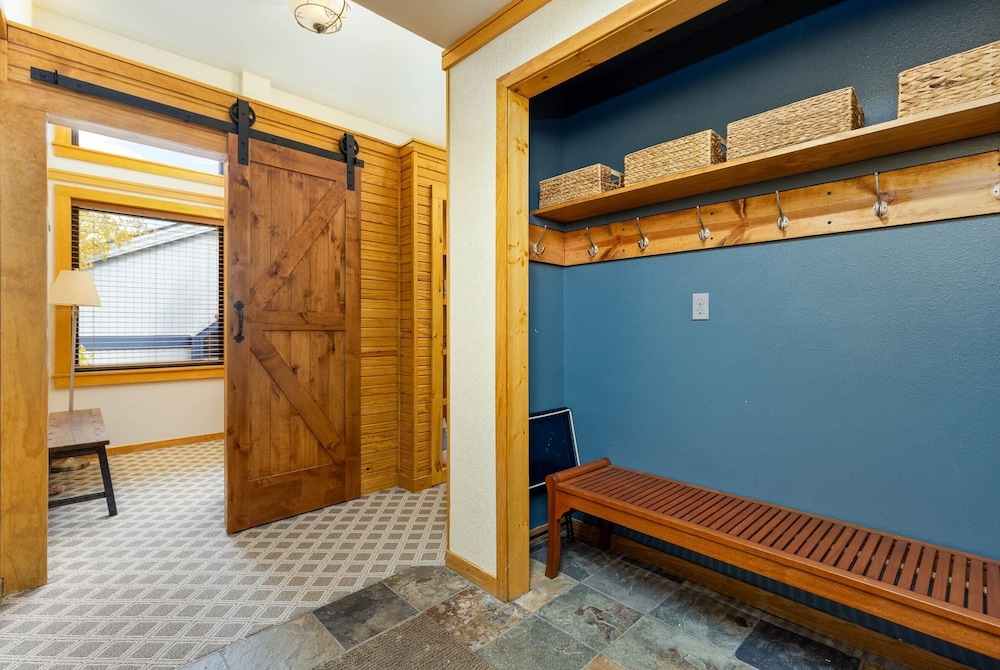 Keystone Ski Resort CO - Slopeside Lodging