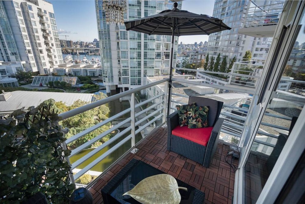 View of Water Pool Hot Tub Gym Steam Rm 2 Bdrm 2 Bath 24 Concierge Steps to Seawall