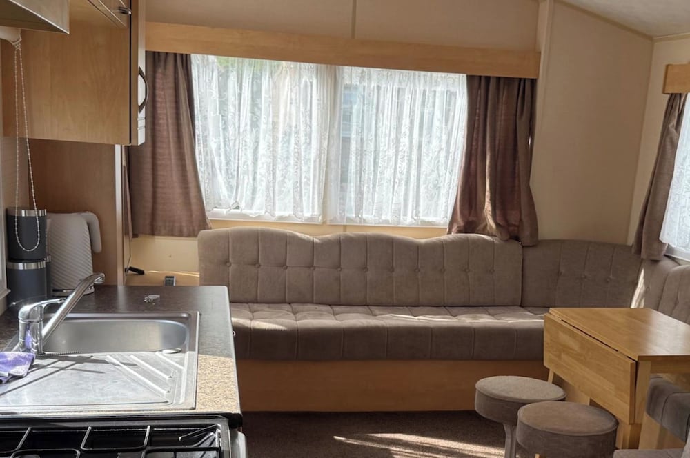 2 Bedroom Chalet Sleeps 6 -free Parking -Tv -wifi
