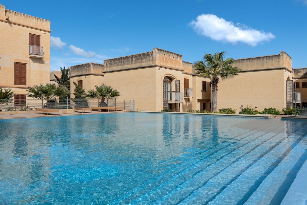 Harbour Views Gozitan Villa Shared Pool photo 4