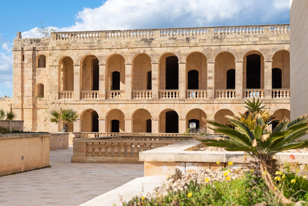 Harbour Views Gozitan Villa Shared Pool photo 5